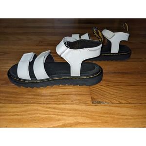 Dr. Martens  klaire j Velcro air wair kids/juniors size 4